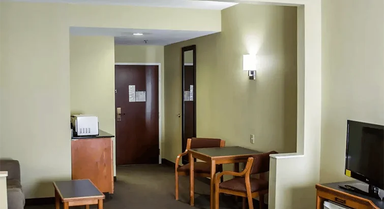 Hotels With Conference Rooms in Pineville LA